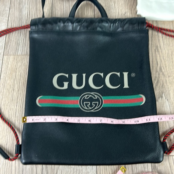 Perfect condition Gucci Logo Print calfskin Leather Drawstring Backpack - Picture 4 of 15